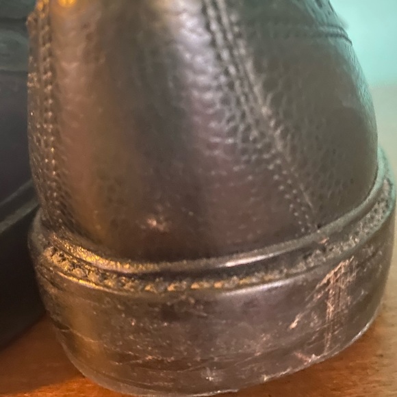 Classic Allen Edmunds Dress Shoe - Picture 6 of 7